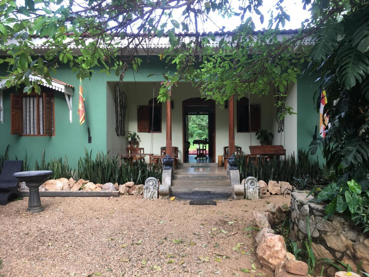 Owls Nest Hotel Udawalawe Luaran gambar